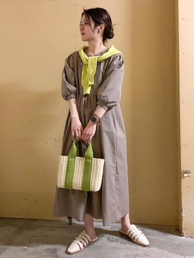 「アイテム（音楽/本・雑誌）」を使った、marinaさん（レディース・158cm）の春コーディネート