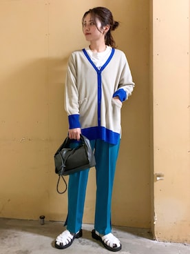 「アイテム（音楽/本・雑誌）」を使った、marinaさん（レディース・158cm）の春コーディネート