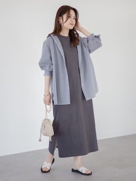 「アイテム（音楽/本・雑誌）」を使った、marinaさん（レディース・158cm）の春コーディネート