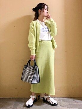 「アイテム（音楽/本・雑誌）」を使った、marinaさん（レディース・158cm）の冬コーディネート