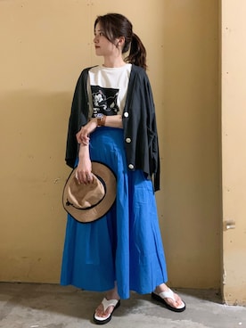 「アイテム（音楽/本・雑誌）」を使った、marinaさん（レディース・158cm）の春コーディネート