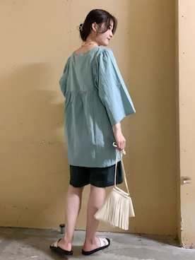 「アイテム（音楽/本・雑誌）」を使った、marinaさん（レディース・158cm）の春コーディネート