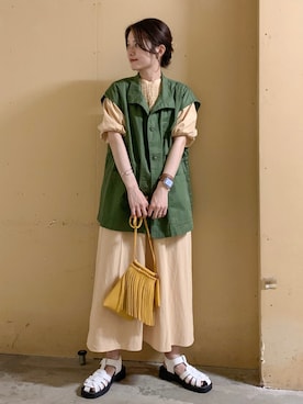 「アイテム（音楽/本・雑誌）」を使った、marinaさん（レディース・158cm）の春コーディネート