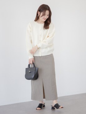 「アイテム（音楽/本・雑誌）」を使った、marinaさん（レディース・158cm）の春コーディネート