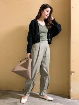 「アイテム（音楽/本・雑誌）」を使った、marinaさん（レディース・158cm）の春コーディネート