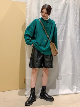 「アイテム（音楽/本・雑誌）」を使った、marinaさん（レディース・158cm）の秋コーディネート