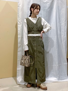 「アイテム（音楽/本・雑誌）」を使った、marinaさん（レディース・158cm）の秋コーディネート