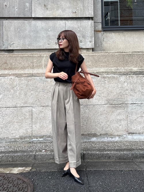 「mil（ミル）のダブルタックパンツ【588242】（スラックス）」を使った、erikoさん（レディース・152cm）の夏コーディネート
