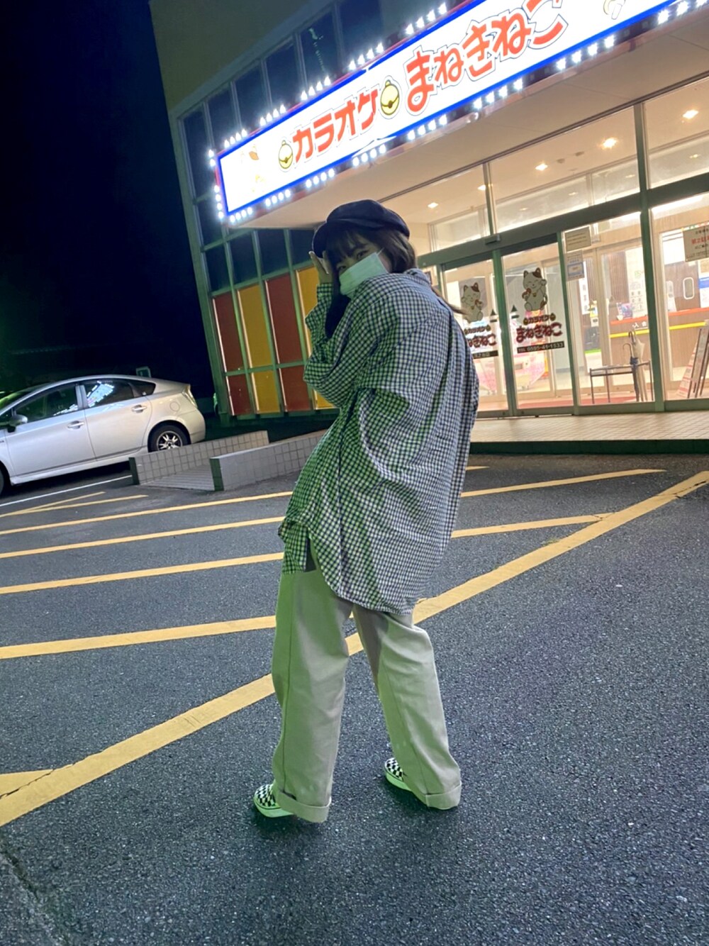 「秋のコーデ、カジュアルコーデ、秋トレンド2021、低身長コーデ、Dickies、メンズライク、古着、帽子、古着MIX、ストリート、ストリートコーデ」｜「DickiesのUS874 ワークパンツ（チノパンツ、ベージュ系）」を使った、ちひろさん（レディース・155cm）の秋コーディネートの1枚目の写真