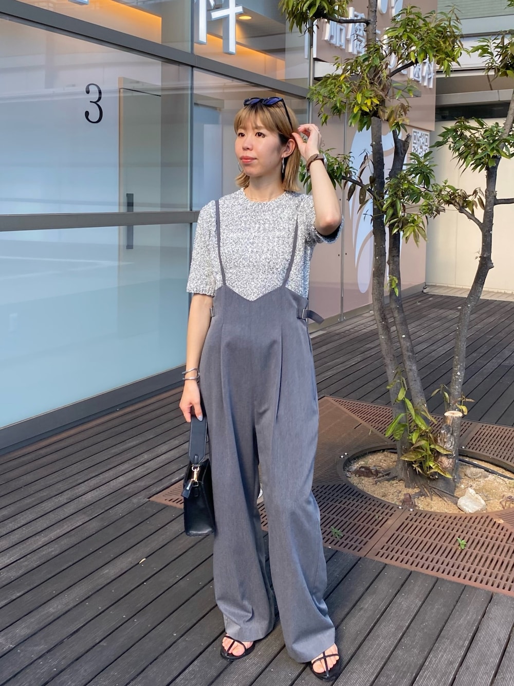 CAPRICIEUX LE'MAGEのアイテムを使った「サスペンダーパンツ」の