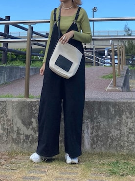 「ピスタチオ」｜「アイテム（サロペット/オーバーオール）」を使った、SHOさん（レディース・165cm）の秋コーディネート