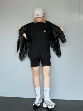 「NIKE（ナイキ）の限定モデル【NIKE meets emmi】W NIKE V2K RUN（Sneakers、グレー系）」を使った、SHOさん（レディース・165cm）の春コーディネート