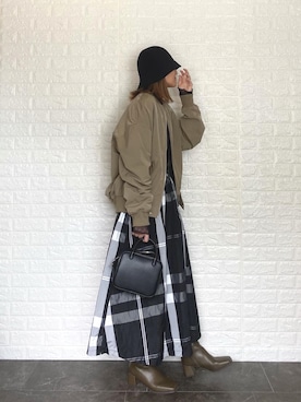 「ボストンバッグ」｜「アイテム（MA-1）」を使った、SHOさん（レディース・165cm）の春コーディネート