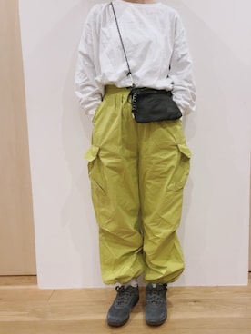 「アイテム（カーゴパンツ、イエロー系）」を使った、asuka＊さん（レディース・157cm）の春コーディネート