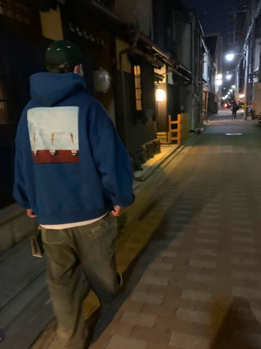 「ストリート、オーバーサイズ、nautica、TIGHTBOOTHPRODUCTION」｜「TIGHTBOOTH PRODUCTIONのアイテム（パーカー、ブルー系）」を使った、TSUYOSHIさん（メンズ・178cm）の秋コーディネートの1枚目の写真