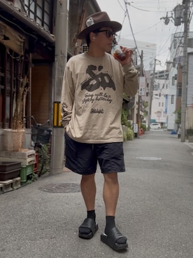 「アイテム（サンダル）」を使った、Goohy (ぐーひー)さん（メンズ・170cm）の秋コーディネート