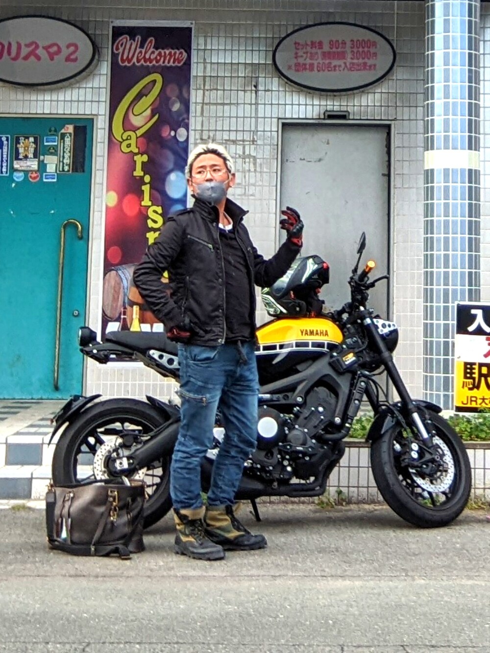 「ライダースコーデ」｜「SHELLACのアイテム（ライダースジャケット、ブラック系）」を使った、ミヤさん（メンズ・172cm）の春コーディネートの1枚目の写真