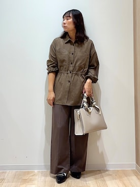 「アイテム（バンダナ/スカーフ、ベージュ系）」を使った、miraiさん（レディース・156cm）の秋コーディネート