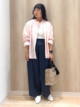 「grove（グローブ）の【貴島明日香さん着用／イージーケア／接触冷感】麻混スタンドギャザーシャツ（シャツ/ブラウス、ピンク系）」を使った、miraiさん（レディース）の春コーディネート