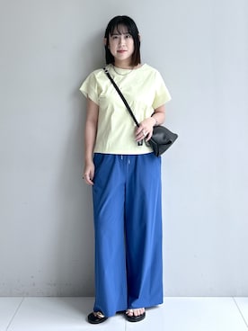 「Dessin（デッサン）の【UVカット/接触冷感】美光沢カットソー（Tシャツ/カットソー、イエロー系）」を使った、Hirokaさんの夏コーディネート