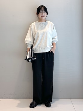 「Dessin（デッサン）のワッシャーサテン イージーパンツ（その他パンツ、ブラック系）」を使った、Hirokaさんの夏コーディネート