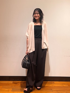 「URBAN RESEARCH（アーバンリサーチ）の『3サイズ展開』『イージーケア』タックギャザーストレートパンツ（その他パンツ、ブラウン系）」を使った、かおりんさん（レディース・158cm）の春コーディネート
