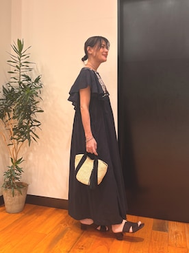 「RODE SKO（ロデスコ）のデザインカットアッパーミュール（サンダル、ブラウン系）」を使った、かおりんさん（レディース・158cm）の春コーディネート