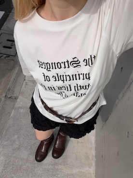 「continuer de NICE CLAUP(コンティニューデナイスクラップ)の【WEB限定】ロゴプリントT(Tシャツ/カットソー、ホワイト系)」を使った、m o e / 149cmさん(レディース・149cm)の夏コーディネート