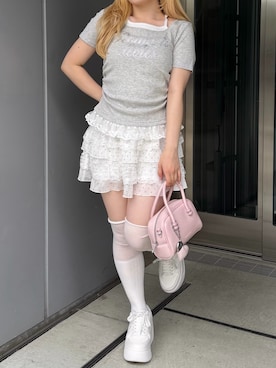 「continuer de NICE CLAUP(コンティニューデナイスクラップ)の裾レースキラキラロゴホルターT(Tシャツ/カットソー、グレー系)」を使った、m o e / 149cmさん(レディース・149cm)の夏コーディネート
