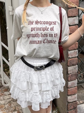 「continuer de NICE CLAUP(コンティニューデナイスクラップ)の【WEB限定】ロゴプリントT(Tシャツ/カットソー、ホワイト系)」を使った、m o e / 149cmさん(レディース・149cm)の夏コーディネート
