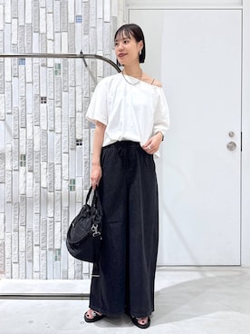 「LEPSIM（レプシィム）の《レプクル》オフショルワイドT　242876（Tシャツ/カットソー、ホワイト系）」を使った、たなさんさん（レディース）の夏コーディネート