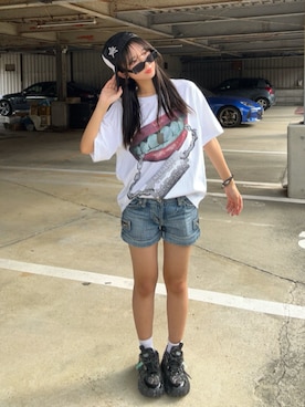 「pctokyoのアイテム（Tシャツ/カットソー、ホワイト系）」を使った、ちゃをさん（レディース・158cm）の春コーディネート