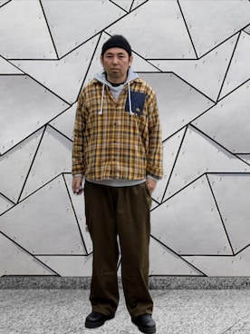 「アイテム（パーカー、グレー系）」を使った、kingtessyさん（メンズ・186cm）の冬コーディネート