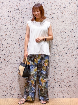 「OPAQUE.CLIP（オペークドットクリップ）のアイテム（Tシャツ/カットソー）」を使った、さくらさん（レディース・161cm）の夏コーディネート