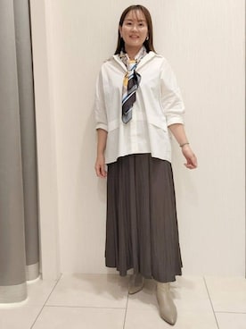 「アイテム（ストール/ショール）」を使った、naokoさん（レディース・165cm）の秋コーディネート