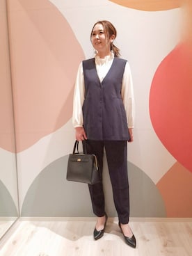 「SHOO・LA・RUE（シューラルー）の【洗濯機可】上品で華やか スタンドフリルブラウス（シャツ/ブラウス、ホワイト系）」を使った、次女さん（レディース・162cm）の冬コーディネート