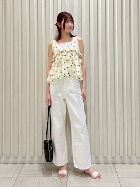 「NATURAL BEAUTY BASIC（ナチュラルビューティーベーシック）のアイテム（パンツ）」を使った、NBB STAFFさん（レディース・164cm）の春コーディネート