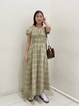 「NATURAL BEAUTY BASIC（ナチュラルビューティーベーシック）の【PS/低身長サイズ】チェックパフスリーブワンピース（One piece dress、イエロー系）」を使った、NBB STAFFさん（レディース・152cm）の春コーディネート