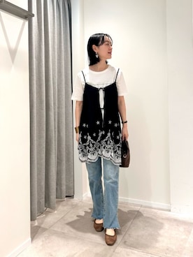 「NATURAL BEAUTY BASIC（ナチュラルビューティーベーシック）のアイテム（パンツ）」を使った、NBB STAFFさん（レディース・161cm）の春コーディネート