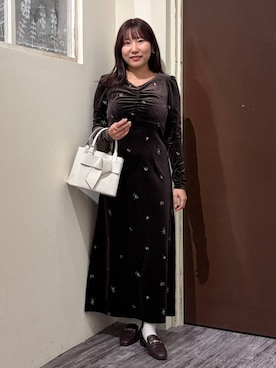 「mysty woman（ミスティウーマン）のビットヒールローファー 1050648（ローファー、ブラウン系）」を使った、ひなさん（レディース）の秋コーディネート