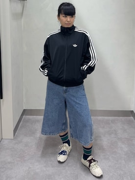 「アイテム（ジャージ、ブラック系）」を使った、ちひろさん（レディース・154cm）の秋コーディネート