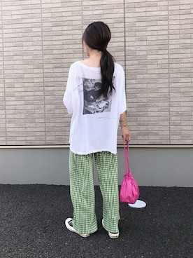 Omoさんの「via j(ヴィアジェイ) 転写プリント半袖Tシャツ」を使ったコーディネート