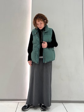 「アイテム（ダウンベスト）」を使った、kaji.さん（レディース・163cm）の秋コーディネート