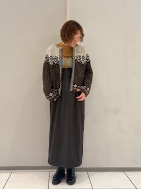 「アイテム（ブローチ/コサージュ）」を使った、kaji.さん（レディース・163cm）の冬コーディネート