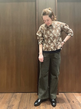 「アイテム（シャツ/ブラウス）」を使った、kaji.さん（レディース・163cm）の秋コーディネート
