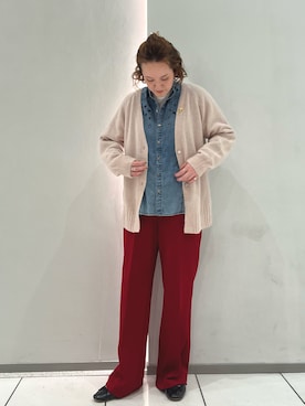 「アイテム（ブローチ/コサージュ）」を使った、kaji.さん（レディース・163cm）の秋コーディネート