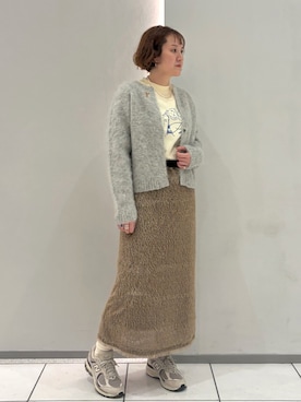 「アイテム（ブローチ/コサージュ）」を使った、kaji.さん（レディース・163cm）の秋コーディネート