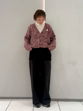 「アイテム（ブローチ/コサージュ）」を使った、kaji.さん（レディース・163cm）の秋コーディネート