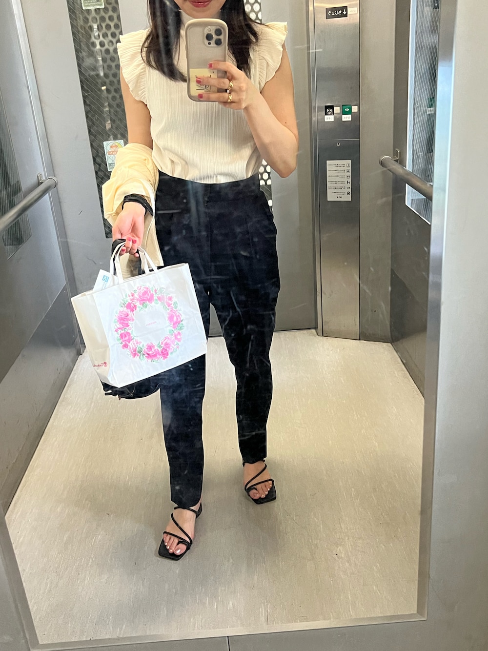 「夏、オトナカワイイ、低身長女子、黒パンツ」｜「Rouge vif la cleのアイテム（パンツ、ブラック系）」を使った、gagaさん（レディース・152cm）の夏コーディネートの1枚目の写真