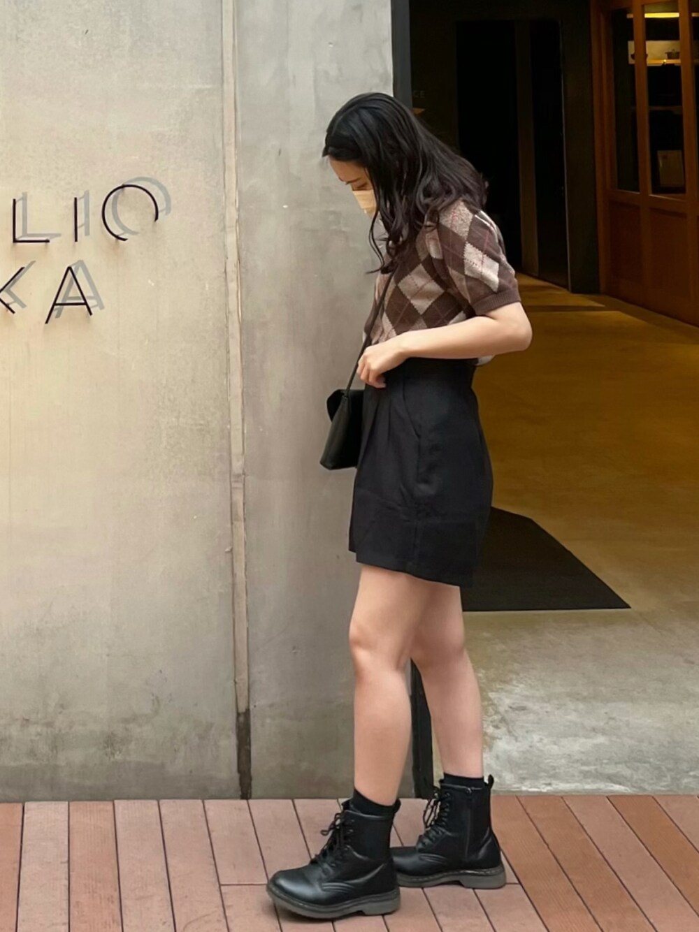 「オトナカジュアル、ハーフパンツ、カチューシャ、秋コーデ、チェック」｜「GAPのアイテム（ニット/セーター、ブラウン系）」を使った、naoさん（レディース・160cm）の秋コーディネートの1枚目の写真
